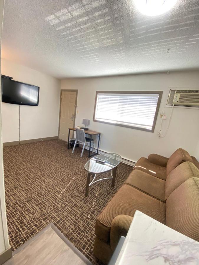 Motel Super 8 By Wyndham Penticton Esterno foto