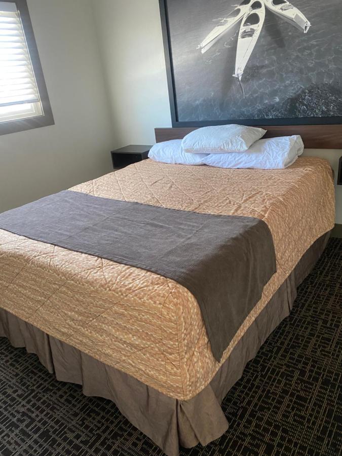 Motel Super 8 By Wyndham Penticton Esterno foto