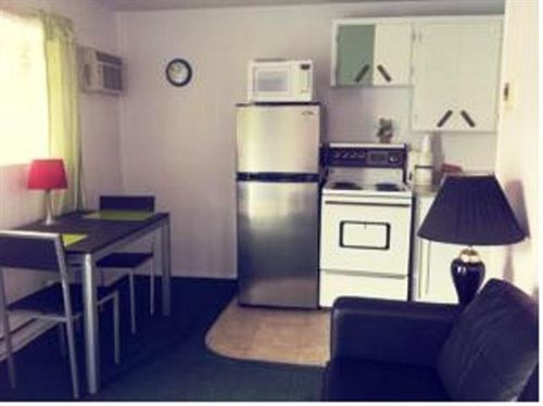 Motel Super 8 By Wyndham Penticton Esterno foto