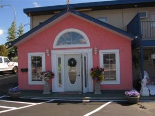 Motel Super 8 By Wyndham Penticton Esterno foto