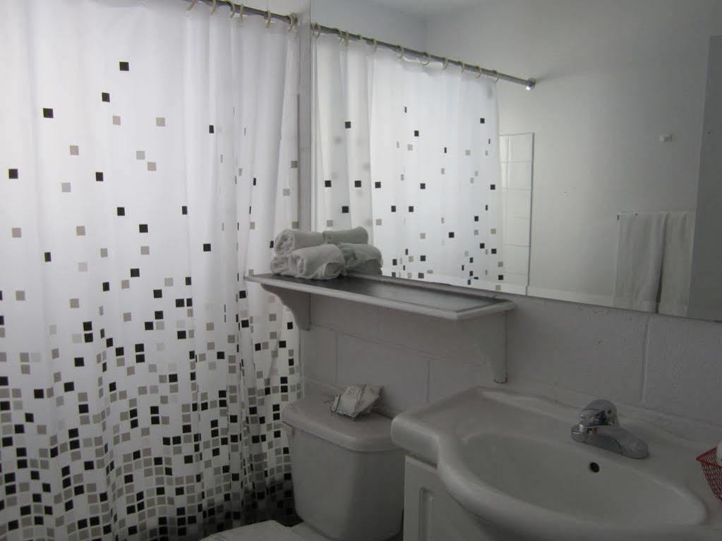 Motel Super 8 By Wyndham Penticton Esterno foto